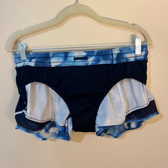 Lululemon Hotty Hot Low-Rise Lined Short - Picture 7 of 9